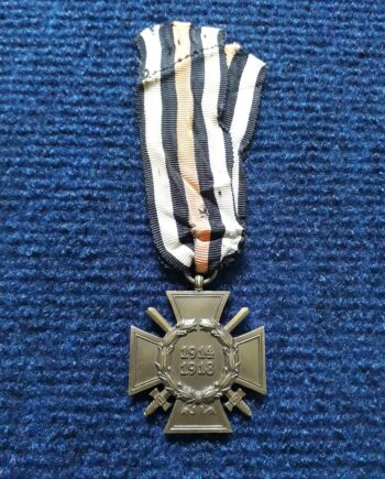 Alemanha – Ehrenkreuz des Weltkrieges 1914–1918 mit Schwertern (Cruz de Hindenburg para Combatente) – Fabricante O&B (Ochs & Bonn, Hanau)