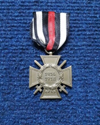 Cruz de Honra Alemã da Primeira Guerra Mundial 1914–1918 (Hindenburgkreuz) com Espadas – Fabricada por N.&H. (Nälle & Häck GmbH, Lüdenscheid)